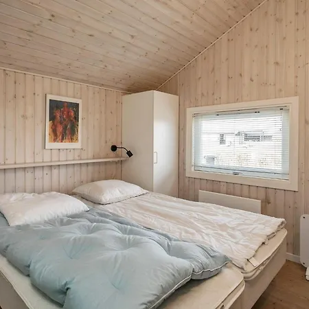 6 Person In Ebberup * Helnæs By